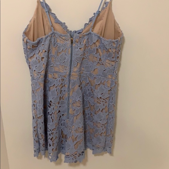 Mainstrip lace romper - Picture 3 of 4